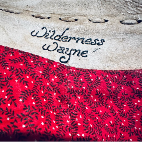 Wow 🤩 Vintage Wilderness Wayne Western Fringe Jacket - Hand Engraved/Signed - Picture 10 of 13